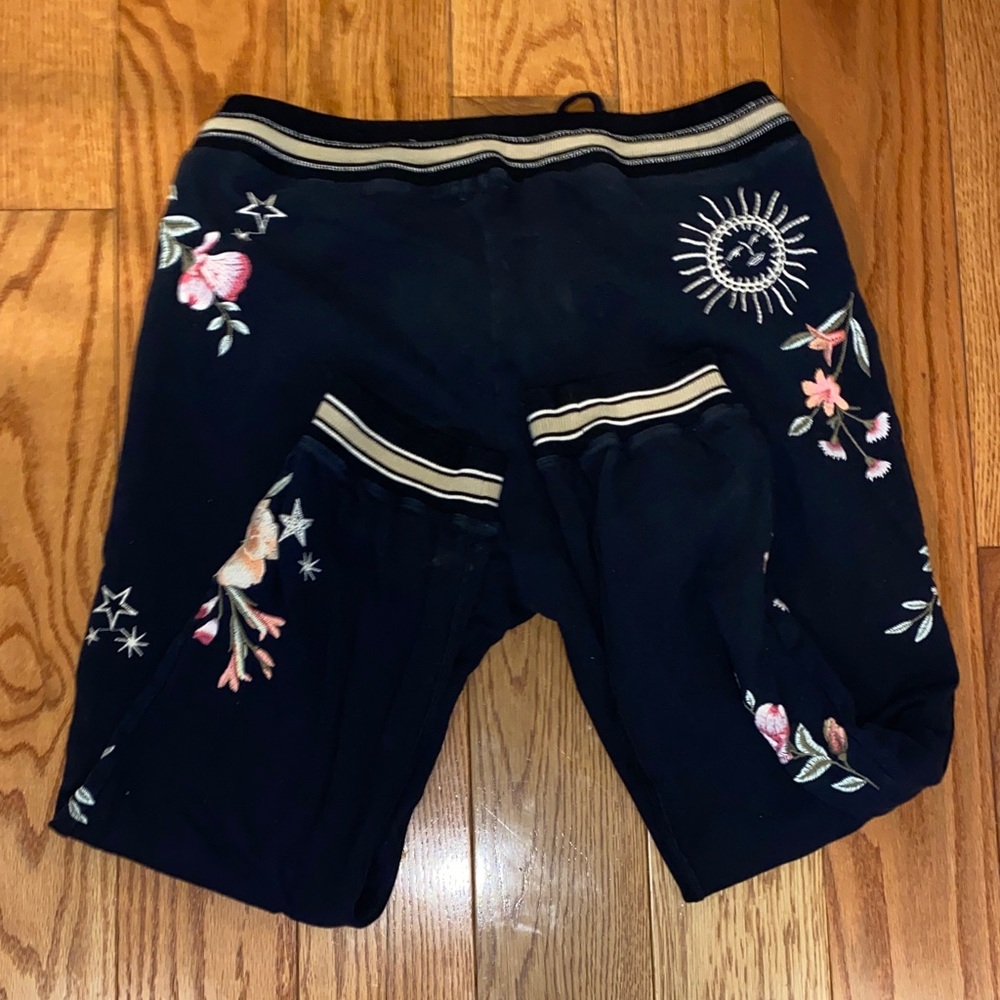 JW Los Angelos Black  Floral Embroidered Jogger Sweatpants - Picture 7 of 9